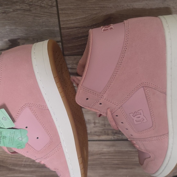 NWT Women's DC MANYECA HI-TOP PINK SNEAKERS. SICK!! & Size 8 - Picture 10 of 10